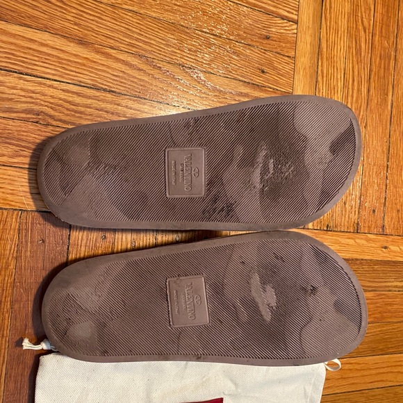 Valentino Rockstud Pool Slides Poudre Color - Picture 4 of 5